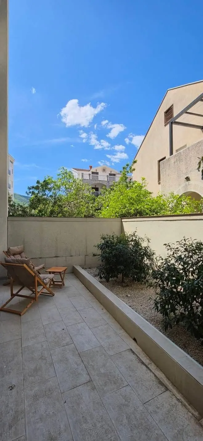 Jednosoban-stan-sa-terasom-u-Veljim-Vinogradima-Budva-4 Izdavanje: Jednosoban stan 34 m² – Velji Vinogradi, Budva — fotografija 5