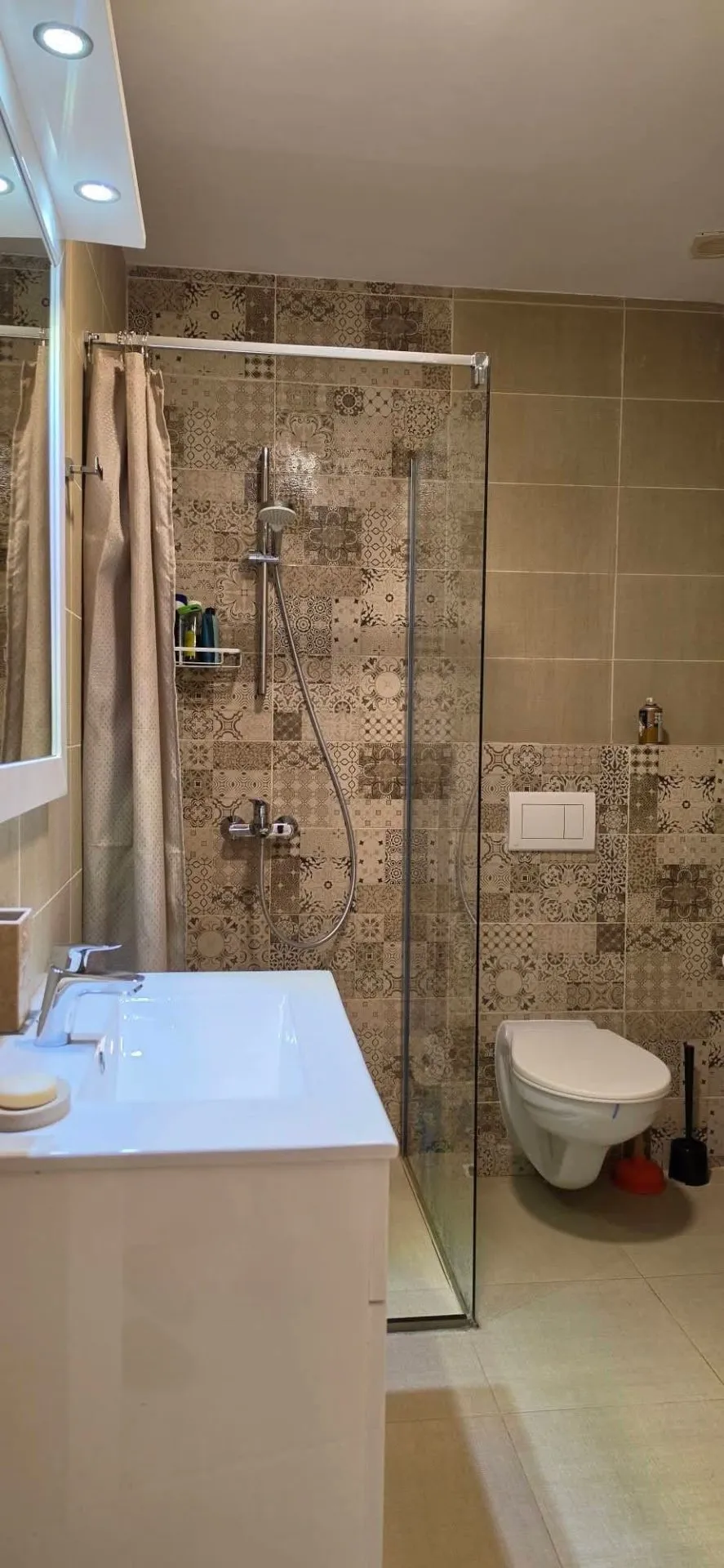 Jednosoban-stan-sa-terasom-u-Veljim-Vinogradima-Budva-5 Izdavanje: Jednosoban stan 34 m² – Velji Vinogradi, Budva — fotografija 6