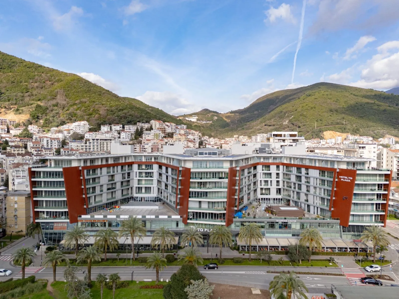 Dvosoban-stan-sa-pogledom-na-more-TQ-Plaza-Budva-7 Dvosoban stan sa pogledom na more u TQ Plazi, Budva — fotografija 8
