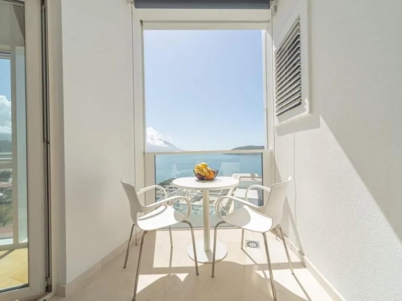 Izdavanje: Jednosoban stan 77 m² – Budva — fotografija 2
