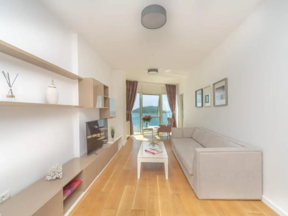 Izdavanje: Jednosoban stan 77 m² – Budva — fotografija 3