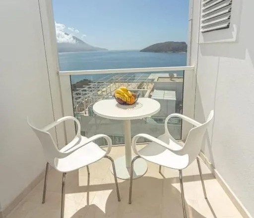 Izdavanje: Jednosoban stan 77 m² – Budva — fotografija 7
