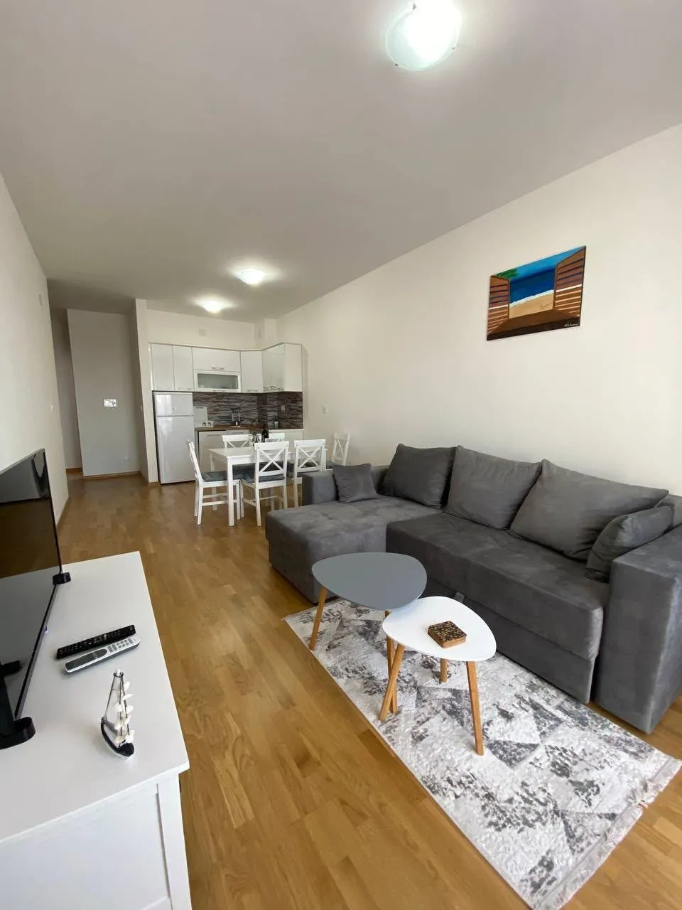 Dvosoban-stan-sa-pogledom-na-more-Becici-Budva-4 Izdavanje: Dvosoban stan 59 m² – Bečići, Budva — fotografija 5