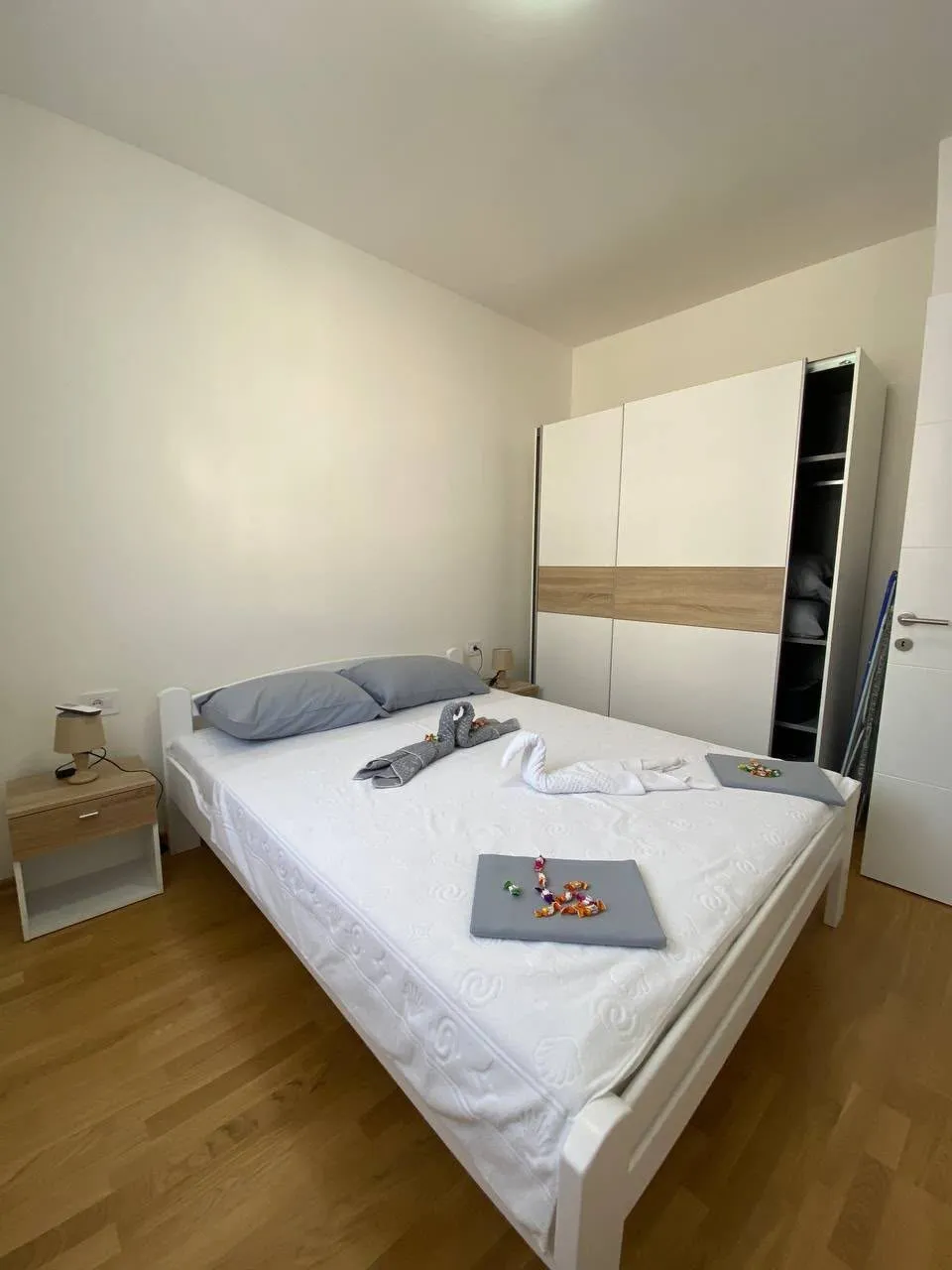 Dvosoban-stan-sa-pogledom-na-more-Becici-Budva-6 Izdavanje: Dvosoban stan 59 m² – Bečići, Budva — fotografija 7