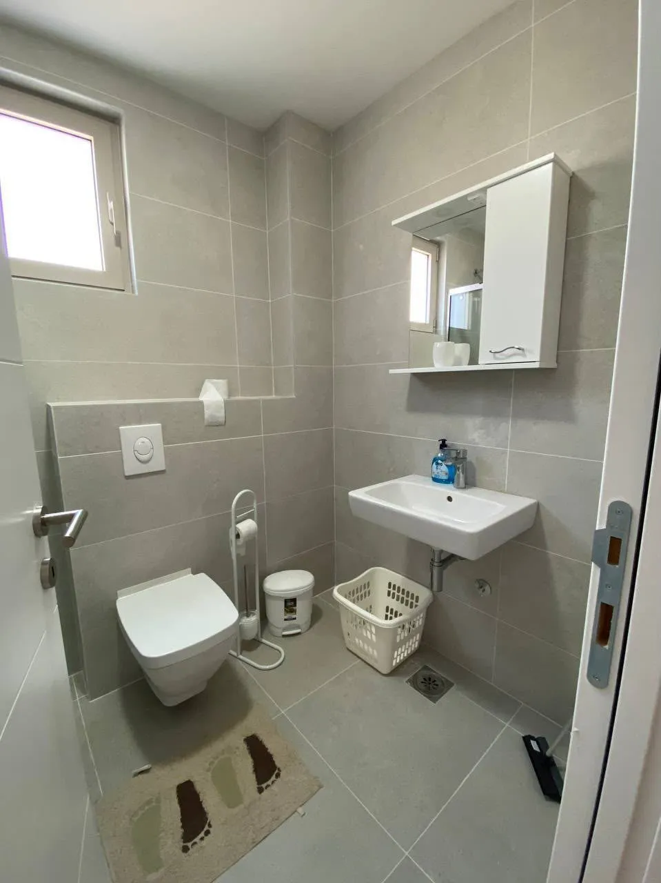 Dvosoban-stan-sa-pogledom-na-more-Becici-Budva-7 Izdavanje: Dvosoban stan 59 m² – Bečići, Budva — fotografija 8