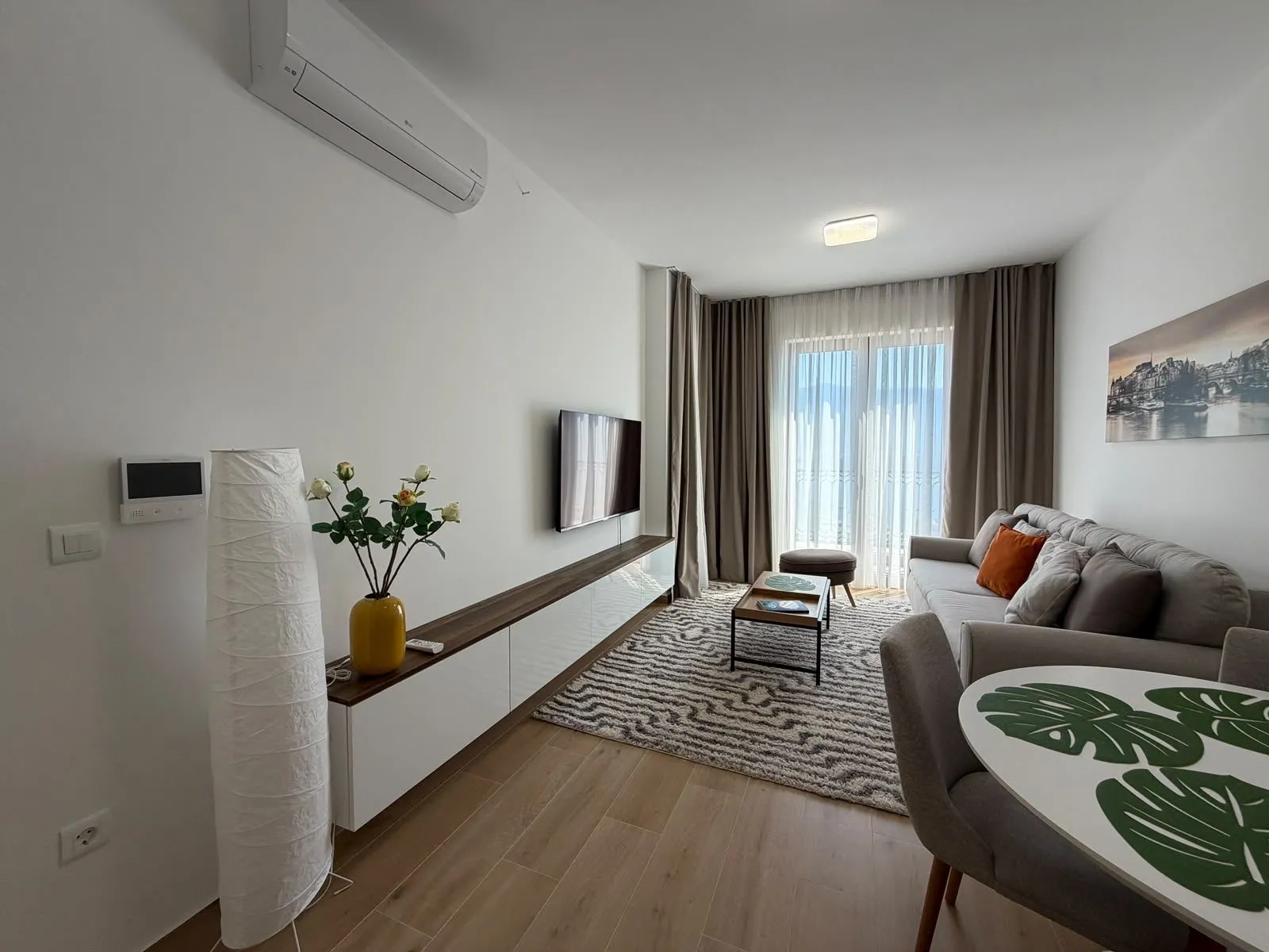 Jednosoban-stan-sa-pogledom-na-more-Komosevina-Budva-11 Jednosoban stan 50 m² – Komoševina, Budva — fotografija 12