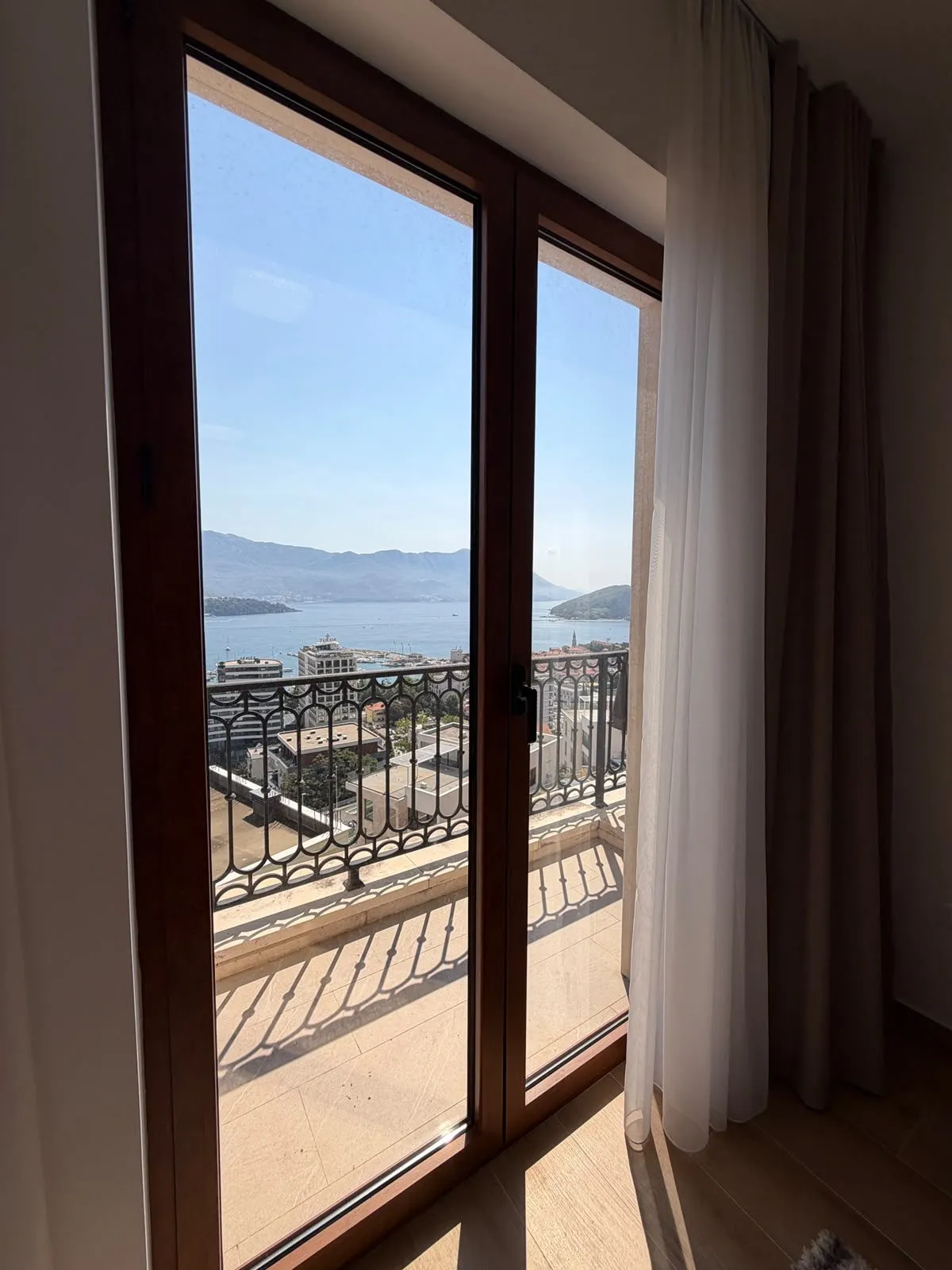 Jednosoban-stan-sa-pogledom-na-more-Komosevina-Budva-13 Jednosoban stan 50 m² – Komoševina, Budva — fotografija 14