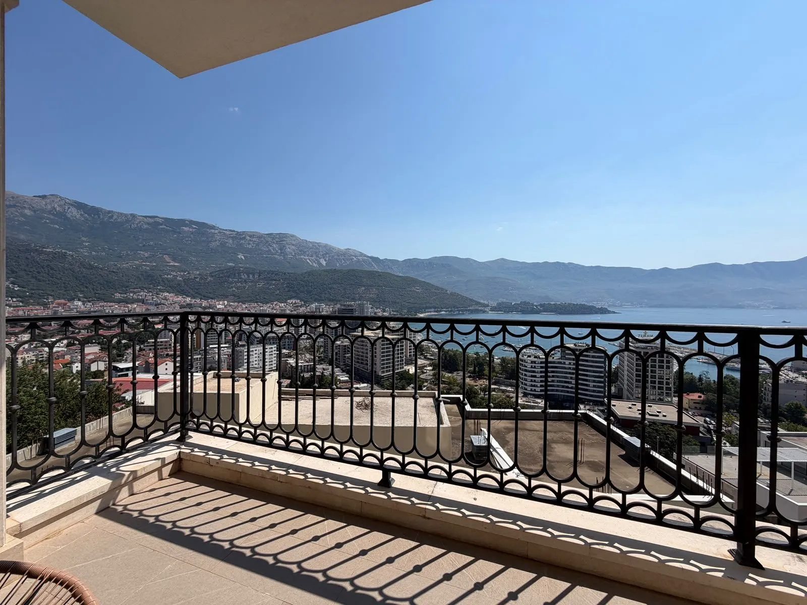 Jednosoban-stan-sa-pogledom-na-more-Komosevina-Budva-16 Jednosoban stan 50 m² – Komoševina, Budva — fotografija 17