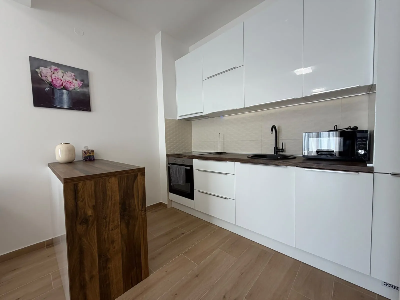 Jednosoban-stan-sa-pogledom-na-more-Komosevina-Budva-19 Jednosoban stan 50 m² – Komoševina, Budva — fotografija 20