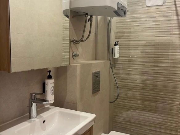 Garsonjera 39 m² – Kavač, Kotor — fotografija 11