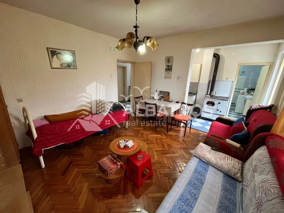 Trosoban stan sa dvorištem i garažom, Ilino, Bar — fotografija 2