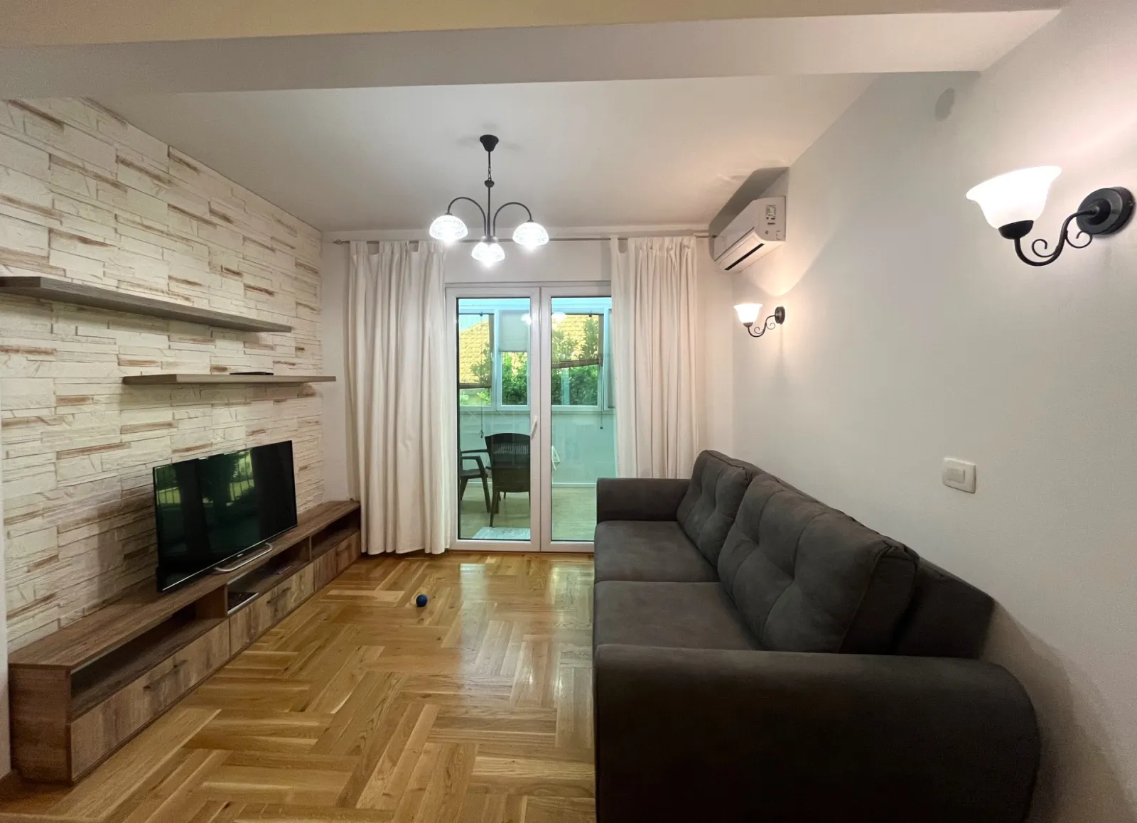 Jednosoban-stan-sa-terasom-u-Kalimanju-Tivat-1 Jednosoban stan 40 m² – Tivat — fotografija 2
