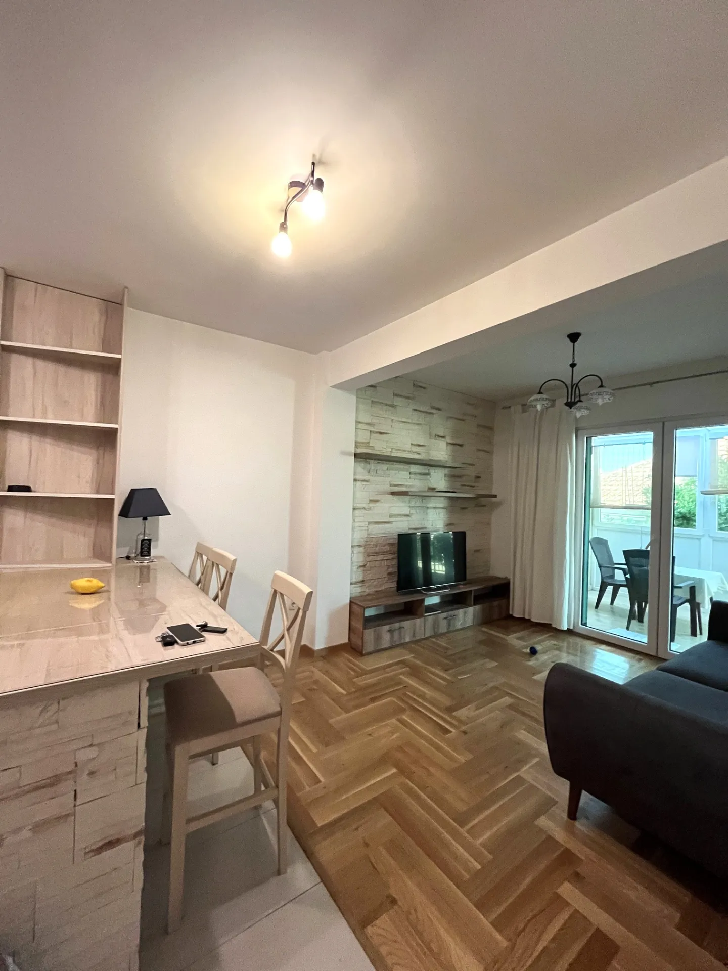 Jednosoban-stan-sa-terasom-u-Kalimanju-Tivat-4 Jednosoban stan 40 m² – Tivat — fotografija 5