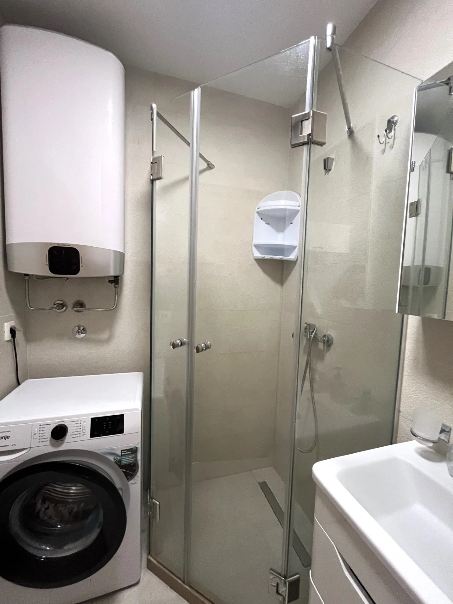 Jednosoban-stan-sa-terasom-u-Kalimanju-Tivat-6 Jednosoban stan 40 m² – Tivat — fotografija 7