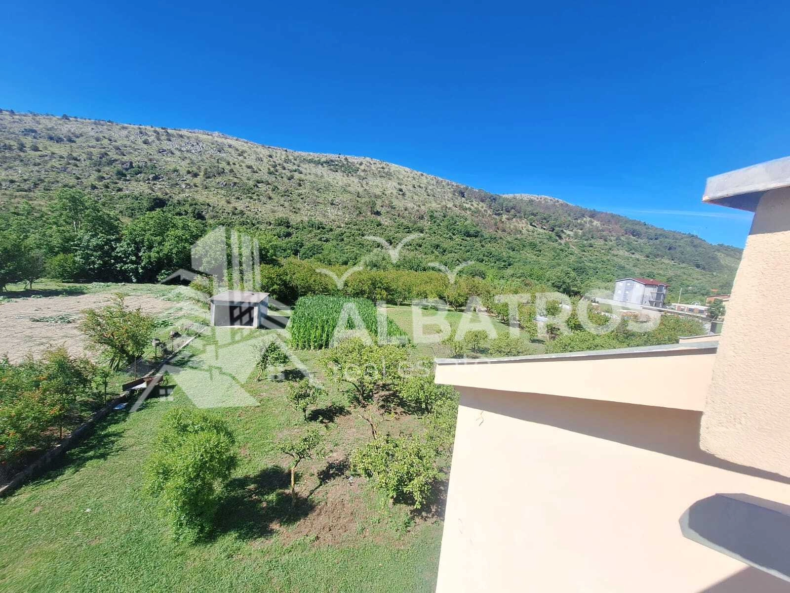 Kuca-na-placu-od-400-m²-u-Polju-Bar-5 Kuća na placu od 400 m² u naselju Polje, Bar — fotografija 6