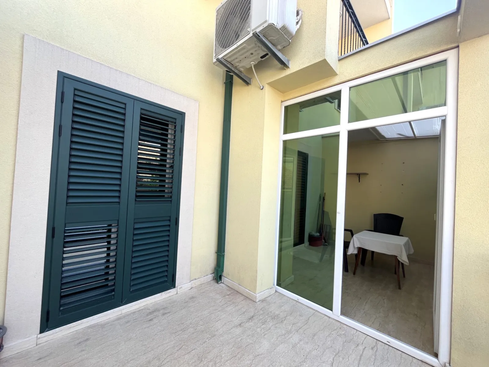 Jednosoban-stan-sa-terasom-u-Kalimanju-Tivat-8 Jednosoban stan 40 m² – Tivat — fotografija 9
