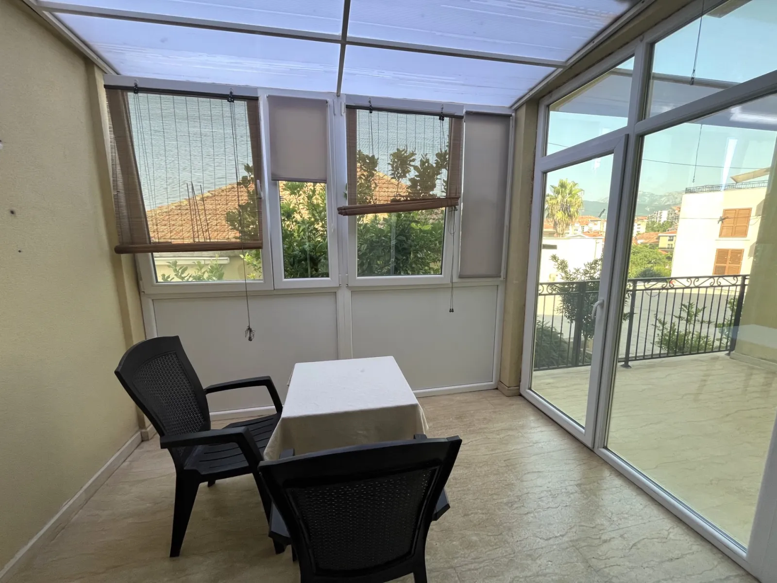 Jednosoban-stan-sa-terasom-u-Kalimanju-Tivat-9 Jednosoban stan 40 m² – Tivat — fotografija 10