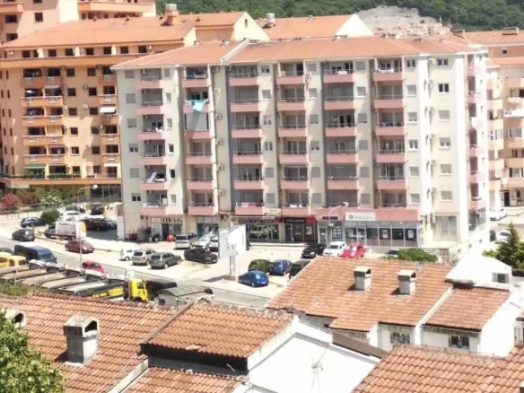 Trosoban stan u Dubovici, Budva — fotografija 9