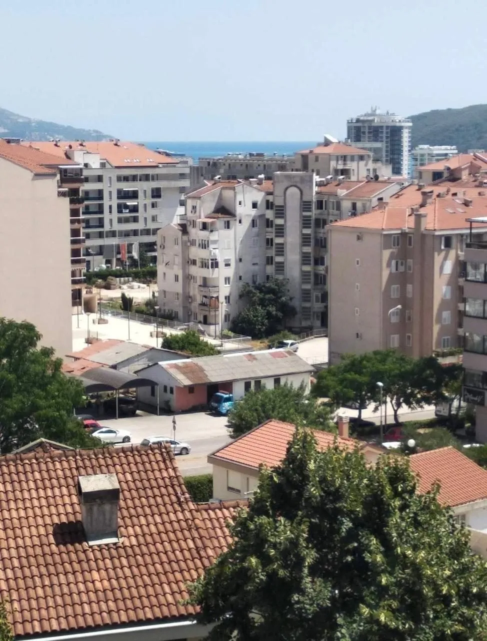 Trosoban stan u Dubovici, Budva — fotografija 12