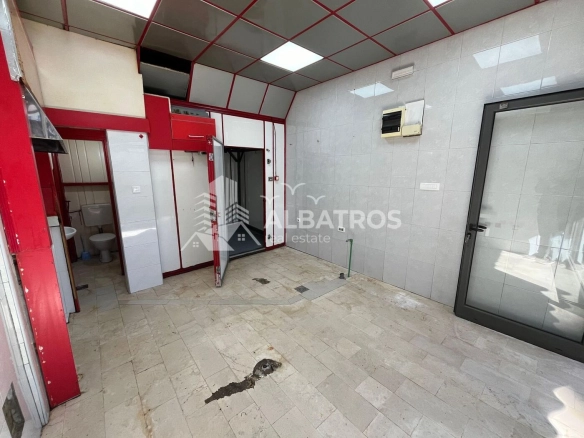 Poslovni prostor u prizemlju, centar Bara — fotografija 2