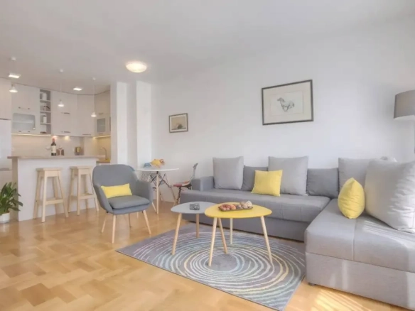 Izdavanje: Trosoban stan 74 m² – Dubovica, Budva — fotografija 2