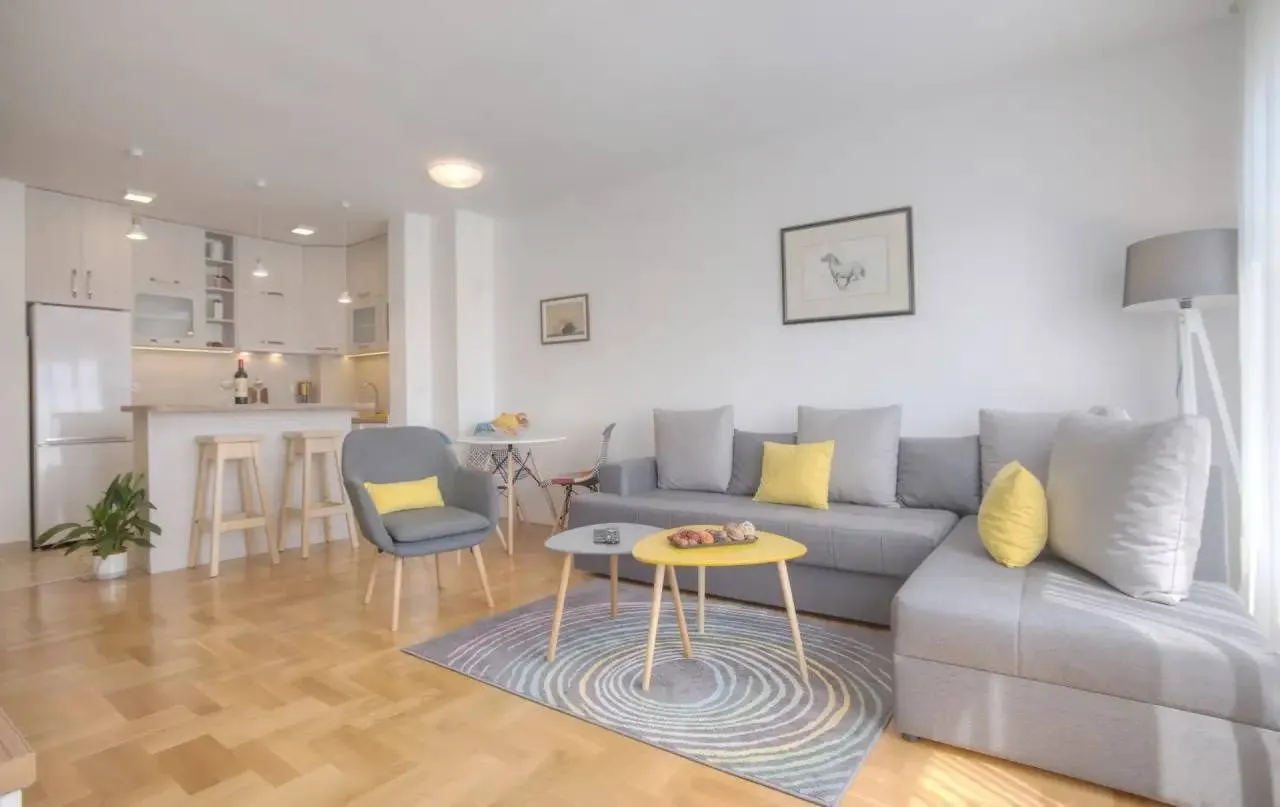 Izdavanje: Trosoban stan 74 m² – Dubovica, Budva — fotografija 2