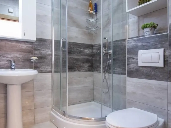 Izdavanje: Trosoban stan 74 m² – Dubovica, Budva — fotografija 7