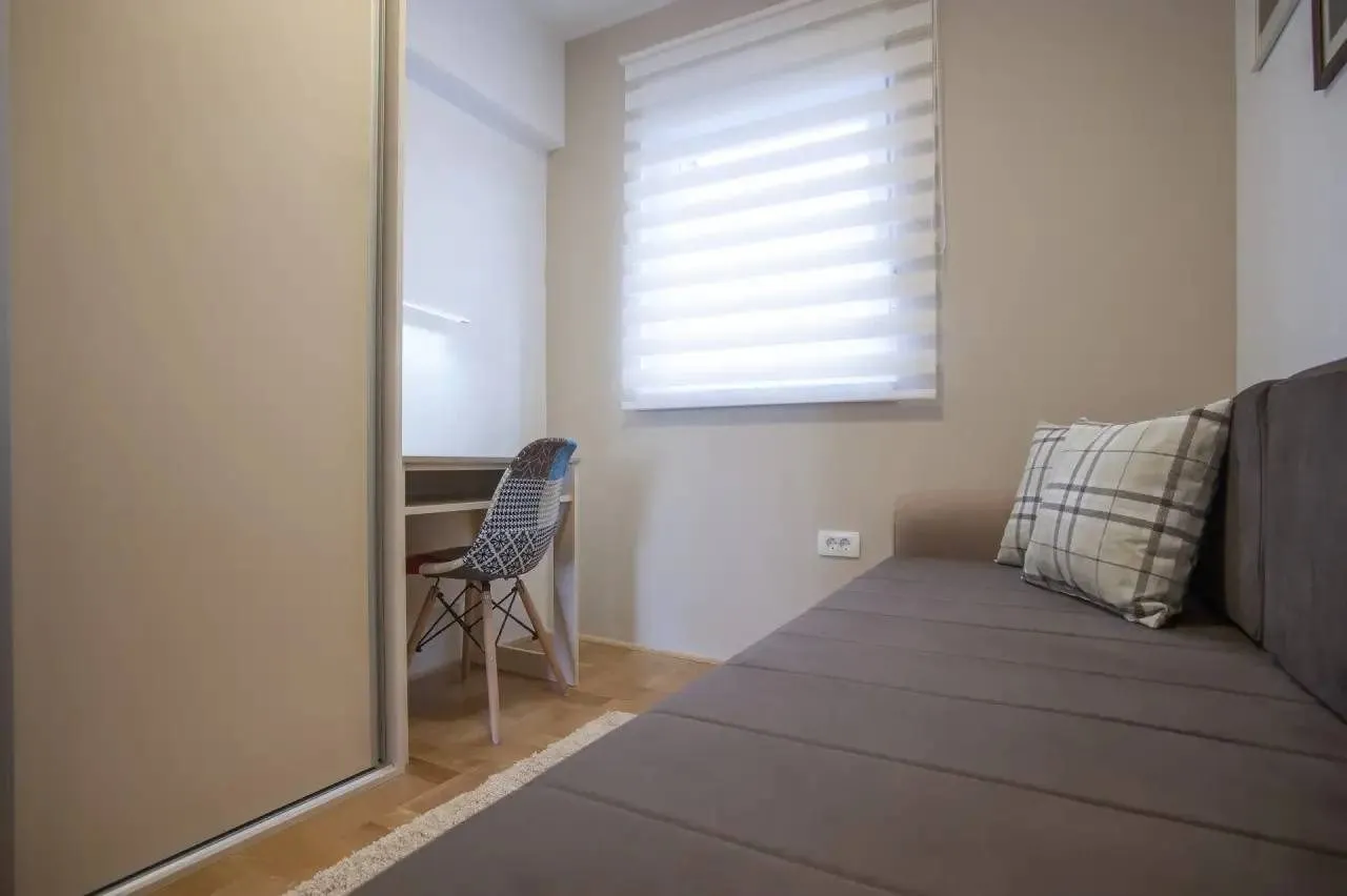 Izdavanje: Trosoban stan 74 m² – Dubovica, Budva — fotografija 8