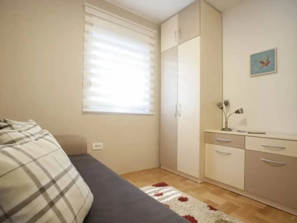 Izdavanje: Trosoban stan 74 m² – Dubovica, Budva — fotografija 9