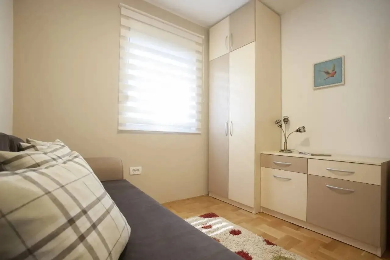 Izdavanje: Trosoban stan 74 m² – Dubovica, Budva — fotografija 9
