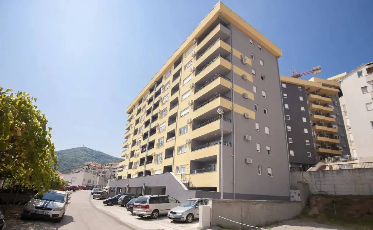 Izdavanje: Trosoban stan 74 m² – Dubovica, Budva — fotografija 10