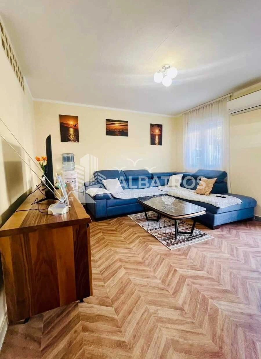Jednosoban stan 63 m² u Sutomoru