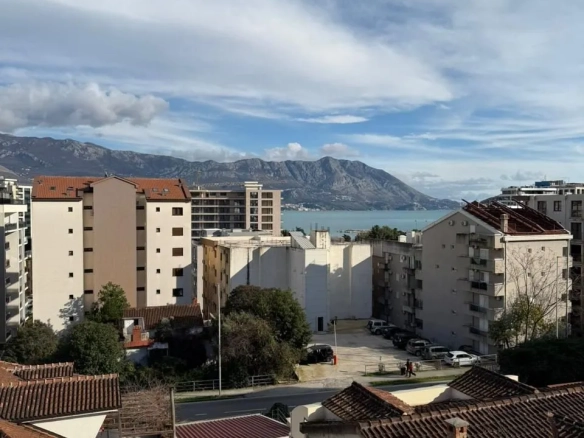Izdavanje: Četvorosoban stan 450 m² – Babin Do, Budva — fotografija 7