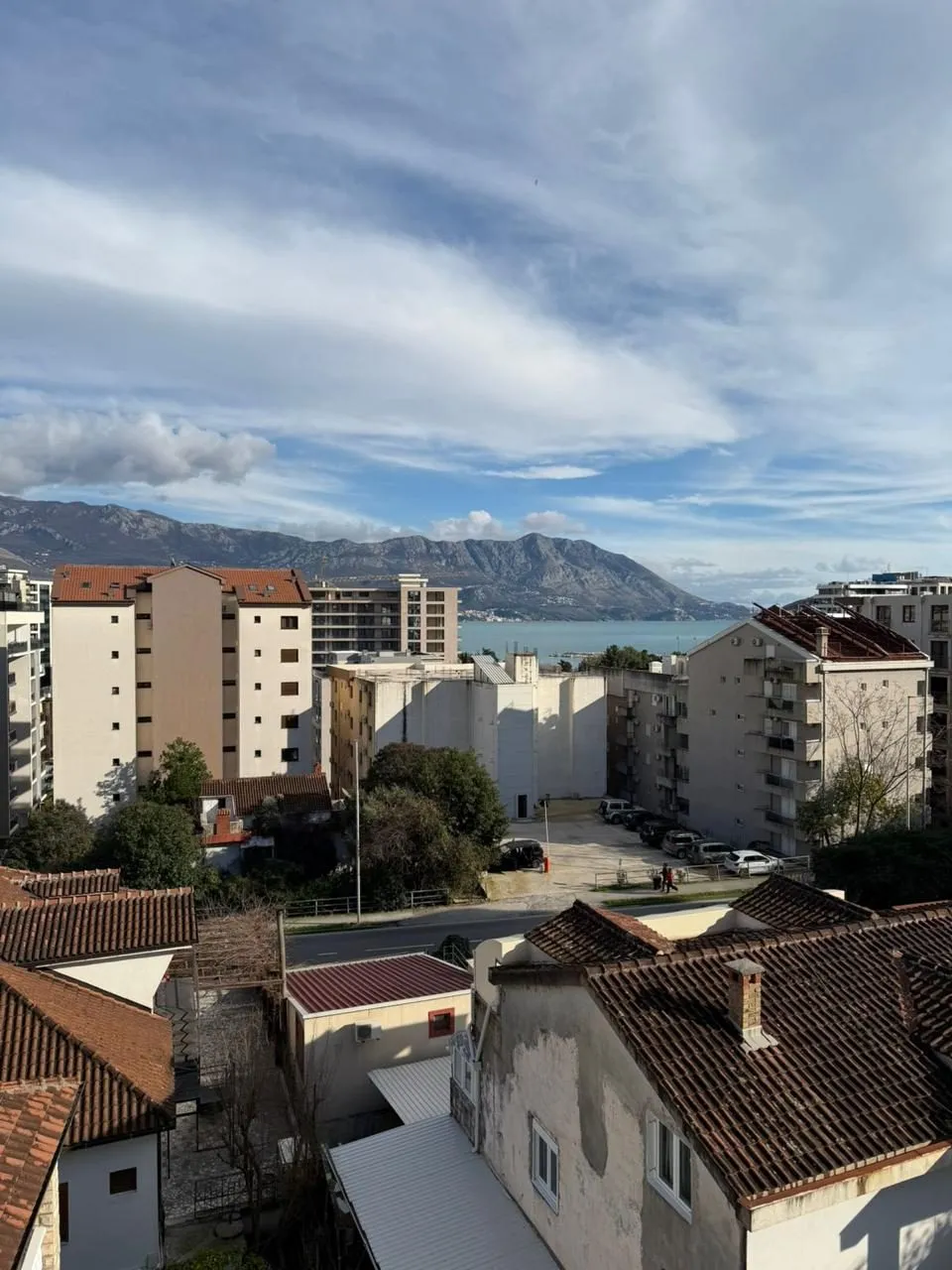 Dvoetazni-penthaus-sa-pogledom-na-more-Budva-6 Izdavanje: Četvorosoban stan 450 m² – Babin Do, Budva — fotografija 7