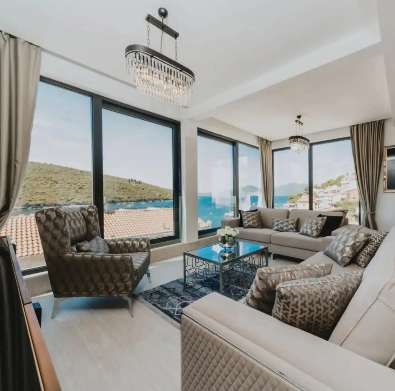 Izdavanje: Kuća 240 m² – Kotor — fotografija 2