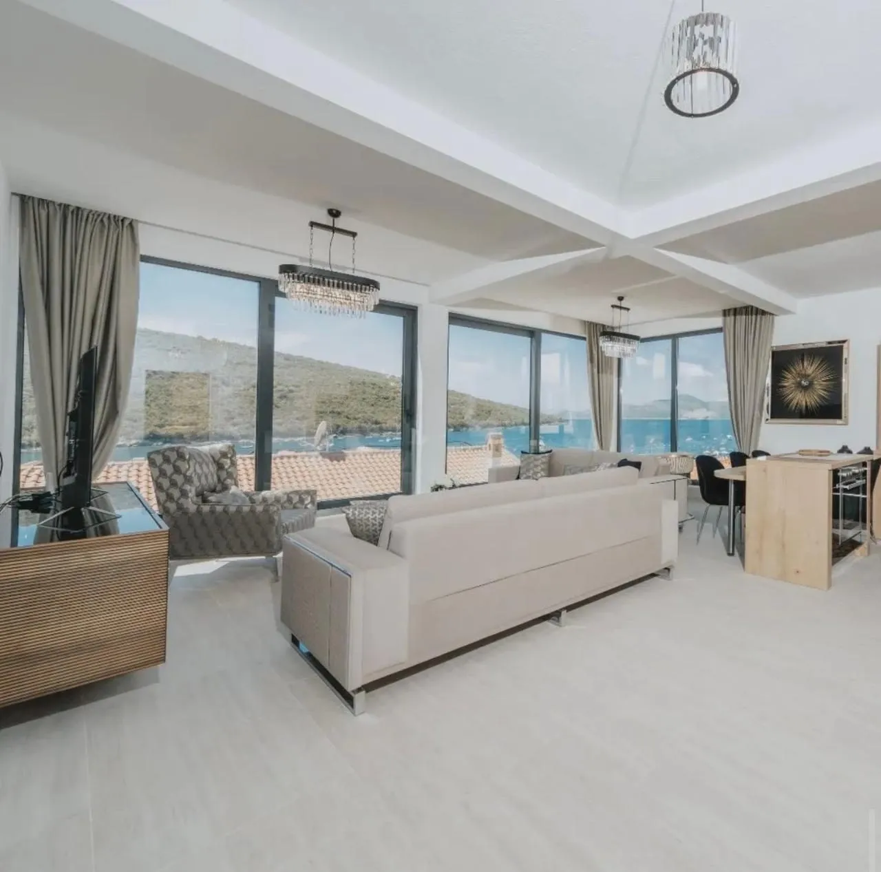 Izdavanje: Kuća 240 m² – Kotor — fotografija 4
