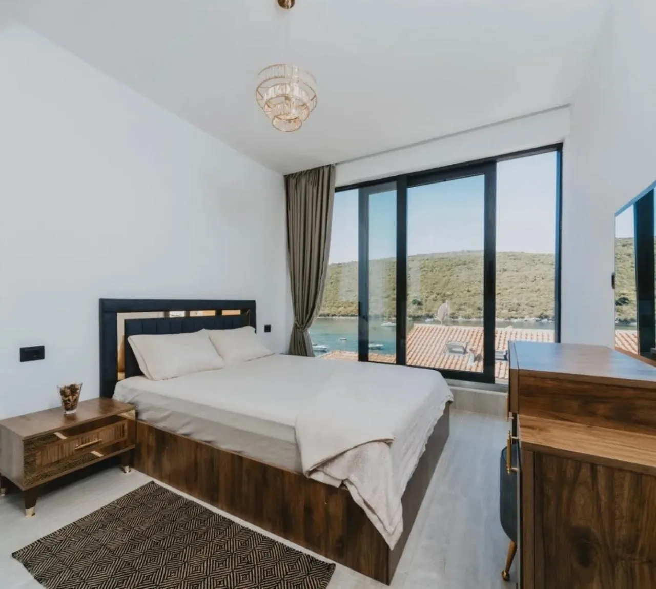Izdavanje: Kuća 240 m² – Kotor — fotografija 18