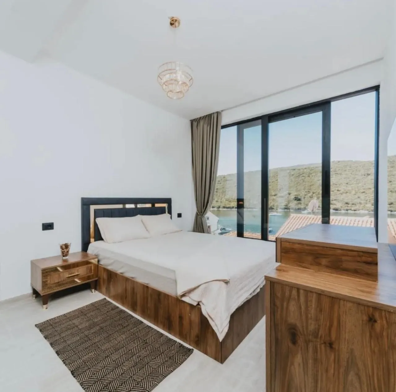 Izdavanje: Kuća 240 m² – Kotor — fotografija 19