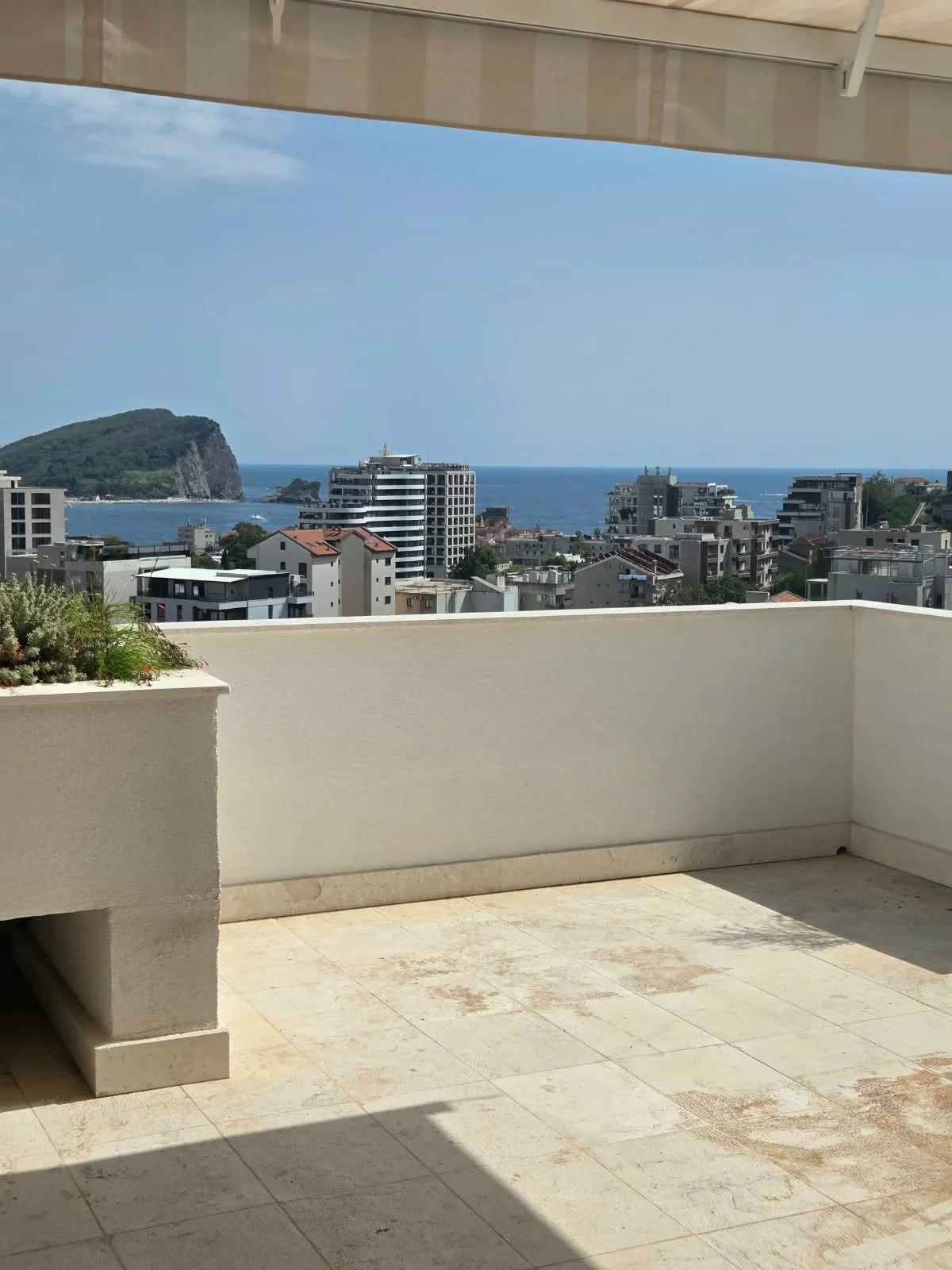 Dvosoban-stan-sa-pogledom-na-more-Gospostina-Budva-13 Dvosoban stan 123 m² – Gospoština, Budva — fotografija 14