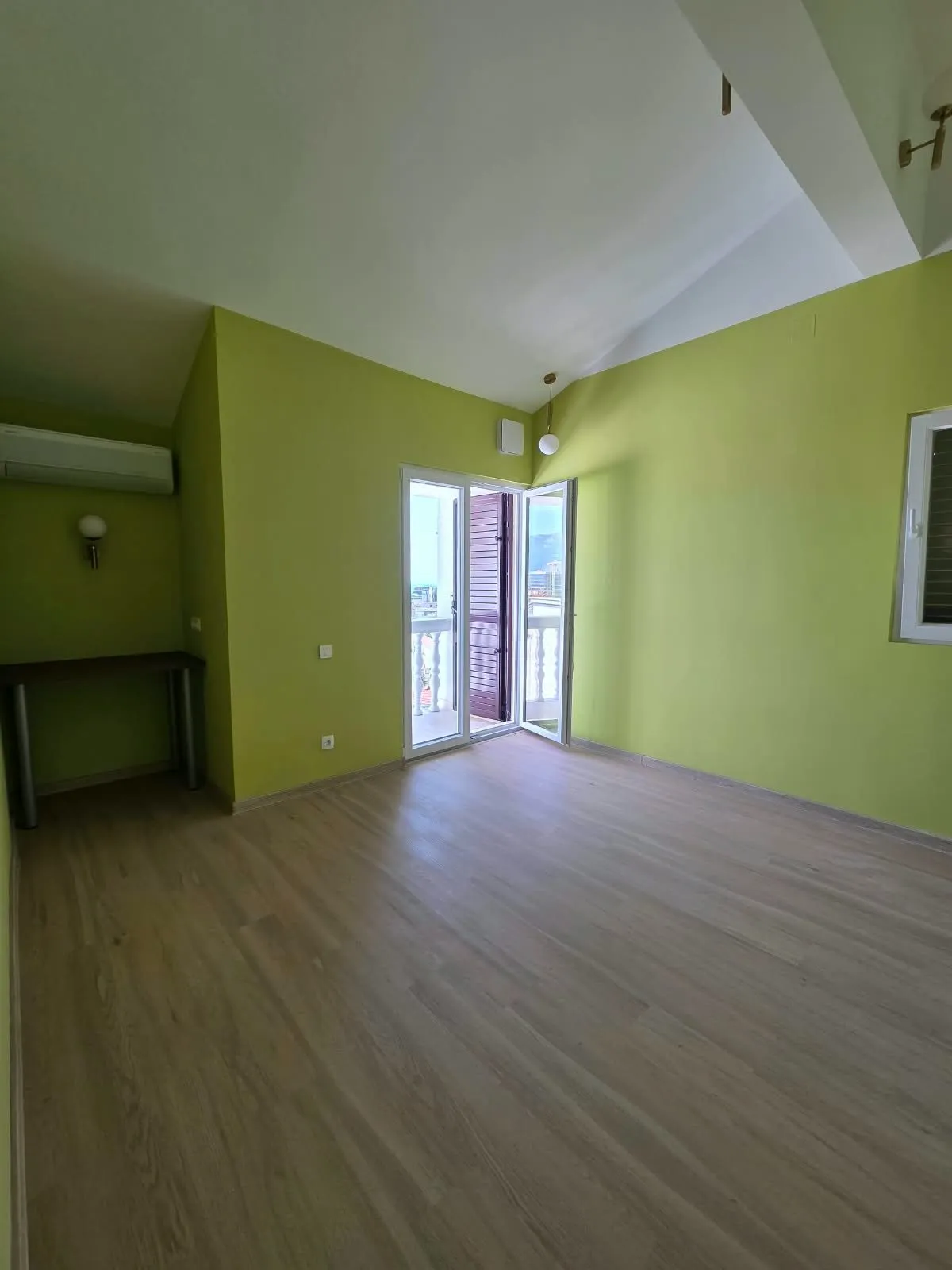 Dvosoban-stan-sa-pogledom-na-more-Gospostina-Budva-15 Dvosoban stan 123 m² – Gospoština, Budva — fotografija 16