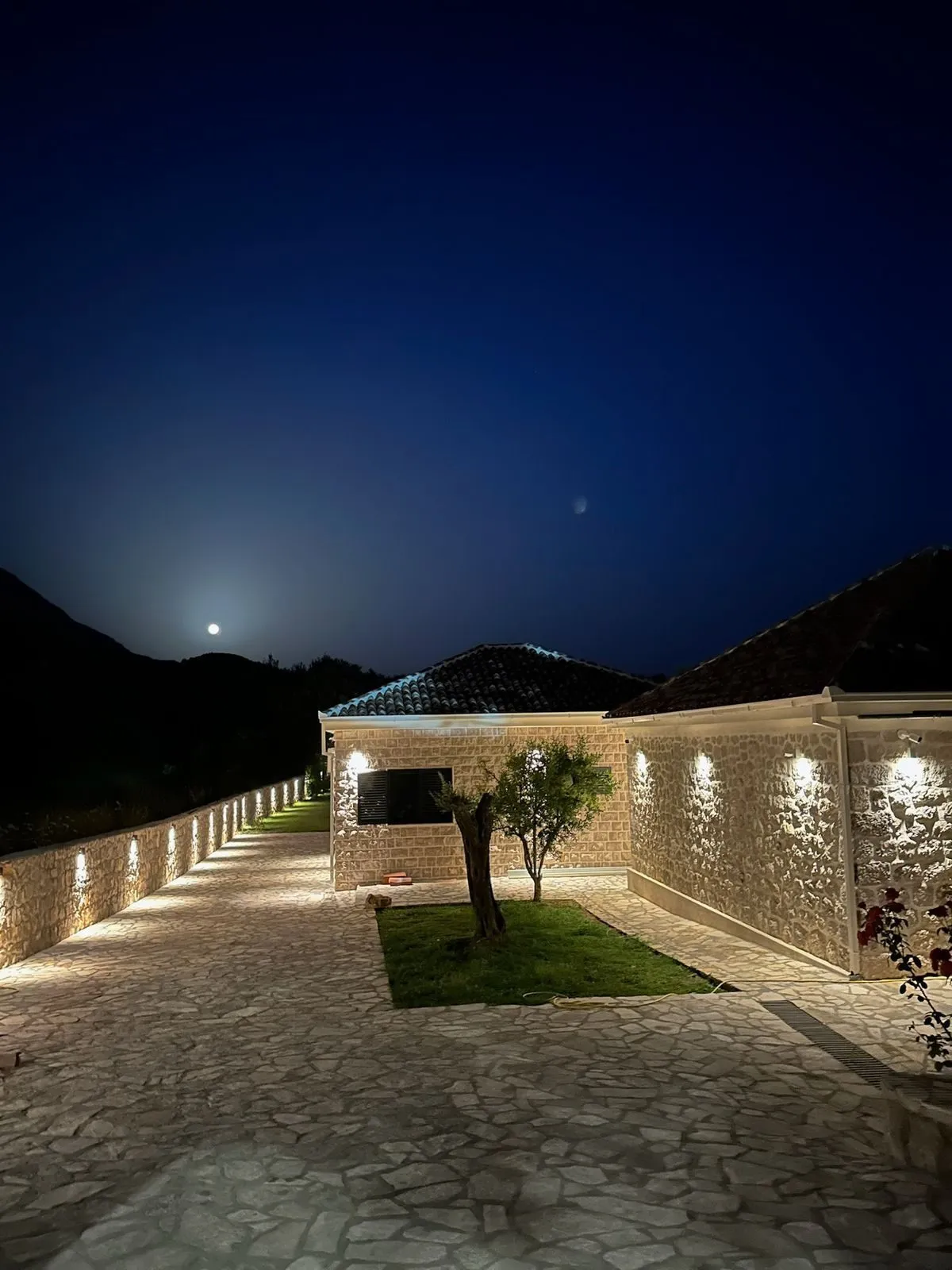 Imanje-sa-tri-kuce-i-bazenom-Radanovici-Kotor-6 Kuća 2.660 m² – Radanovići, Kotor — fotografija 7