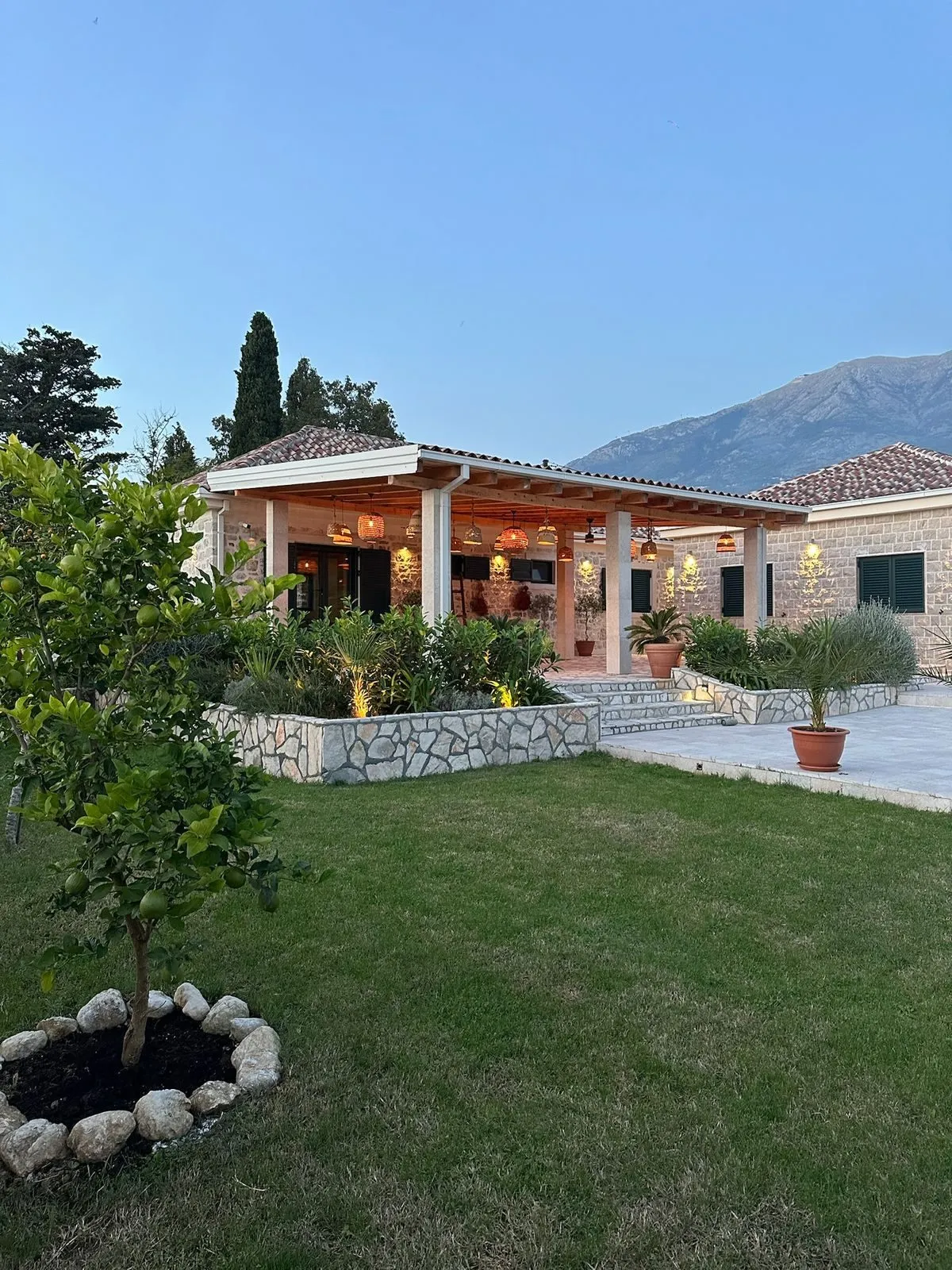 Imanje-sa-tri-kuce-i-bazenom-Radanovici-Kotor-7 Kuća 2.660 m² – Radanovići, Kotor — fotografija 8