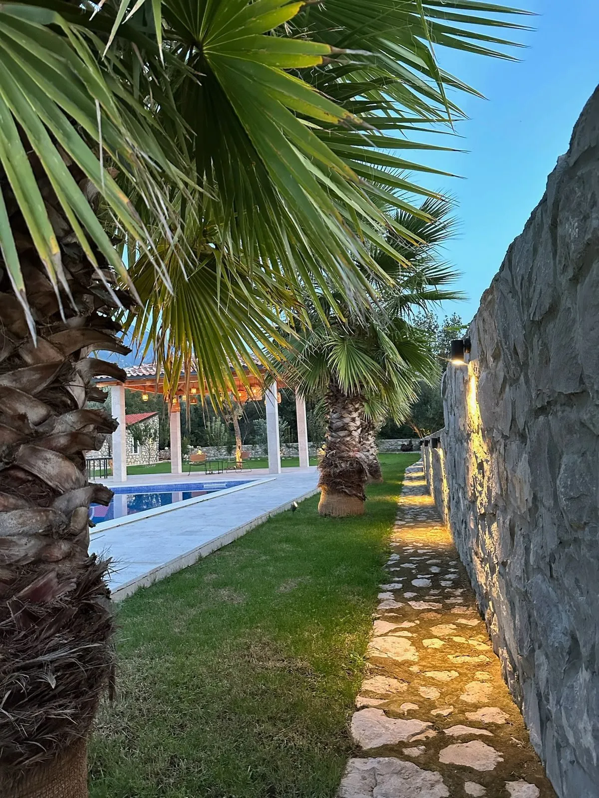 Imanje-sa-tri-kuce-i-bazenom-Radanovici-Kotor-9 Kuća 2.660 m² – Radanovići, Kotor — fotografija 10