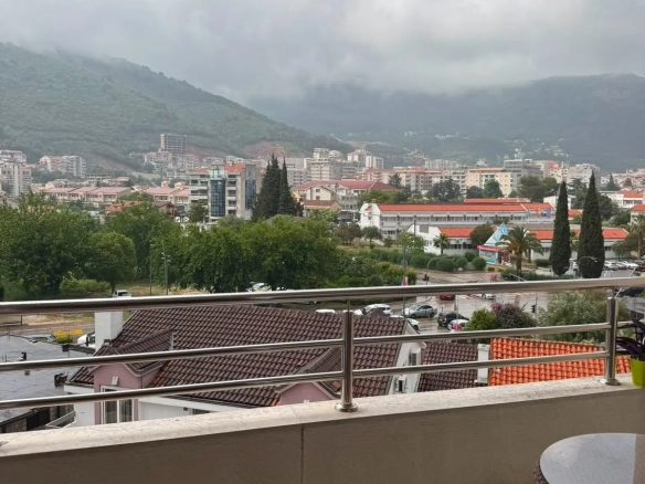 Izdavanje: Jednosoban stan 45 m² – Budva — fotografija 2