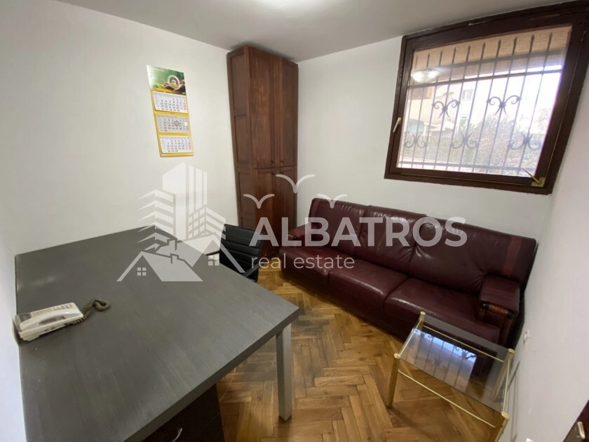 Poslovni-prostor-sa-dvoristem-u-centru-Bara-2 Poslovni prostor 110 m² – Bar — fotografija 3