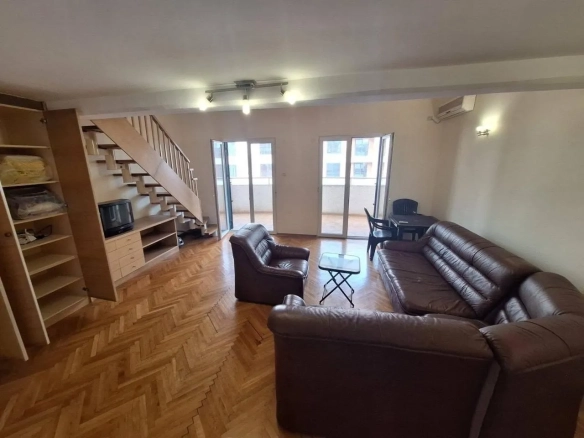 Izdavanje: Dvosoban stan 82 m² – Gospoština, Budva — fotografija 2