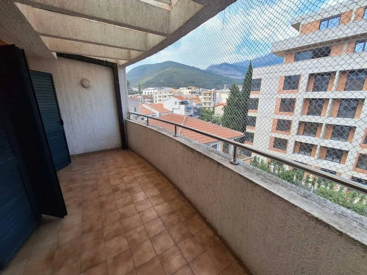 Dvosoban-stan-u-Gospostini-Budva-3 Izdavanje: Dvosoban stan 82 m² – Gospoština, Budva — fotografija 4
