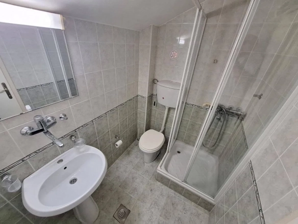 Izdavanje: Dvosoban stan 82 m² – Gospoština, Budva — fotografija 11