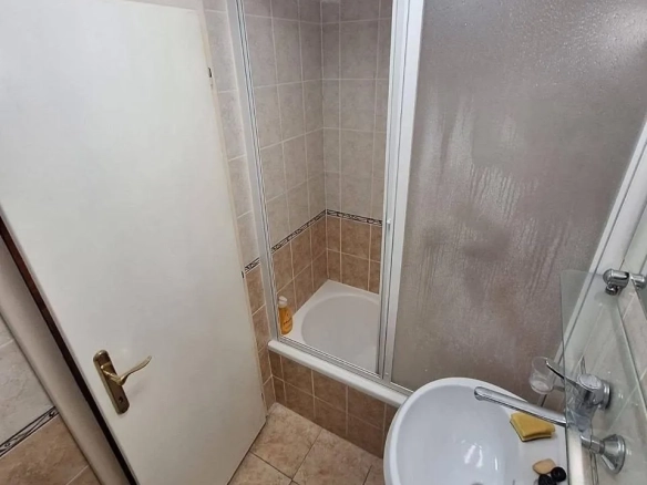 Izdavanje: Dvosoban stan 82 m² – Gospoština, Budva — fotografija 15