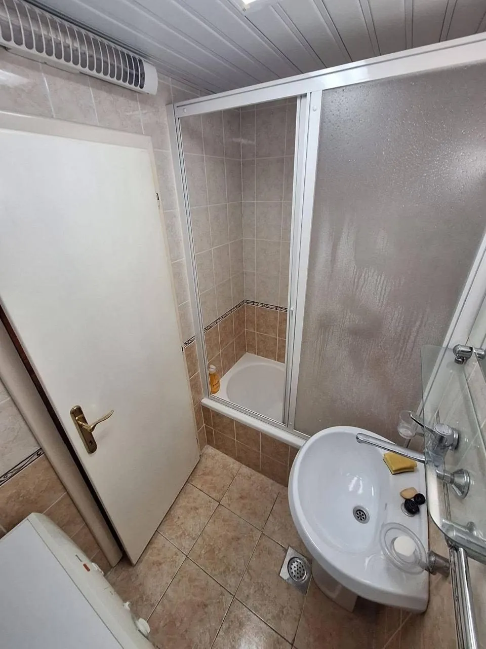 Dvosoban-stan-u-Gospostini-Budva-14 Izdavanje: Dvosoban stan 82 m² – Gospoština, Budva — fotografija 15